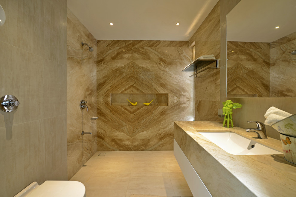 Inspiration for a bathroom remodel in Mumbai
