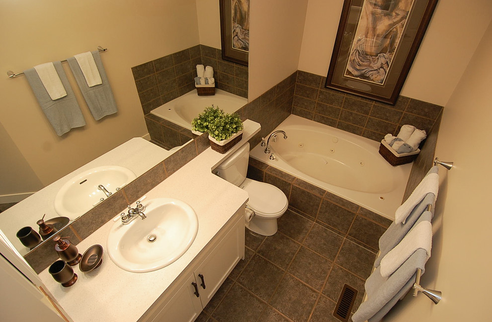 Example of a bathroom design in Calgary
