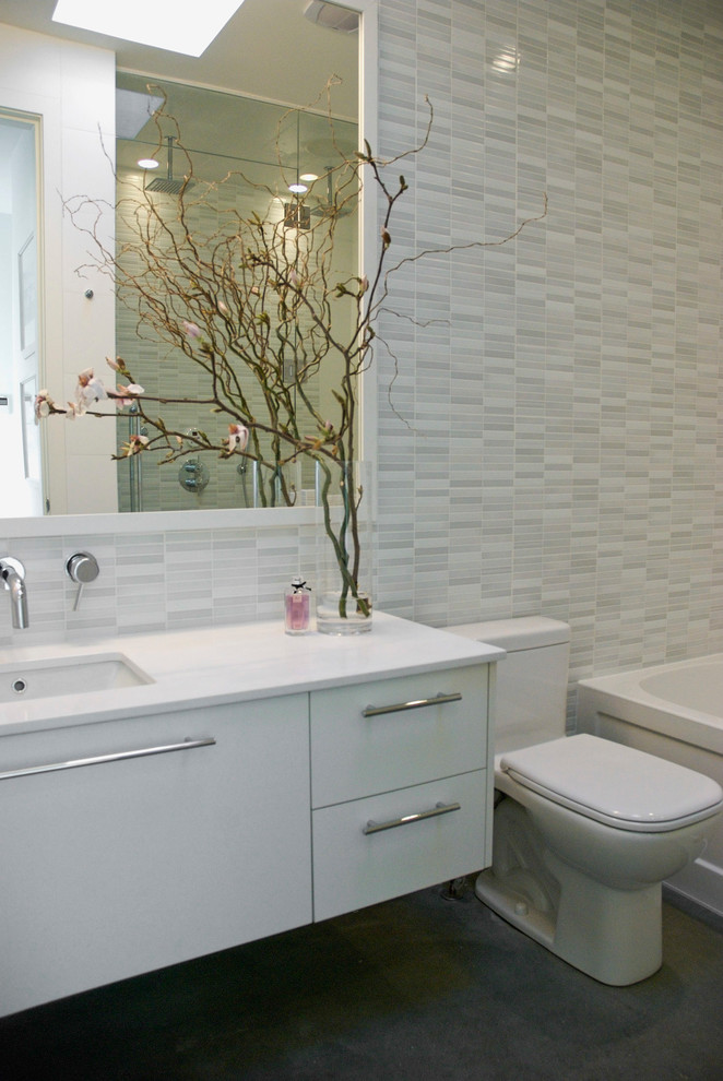 Inspiration for a contemporary bathroom remodel in Vancouver
