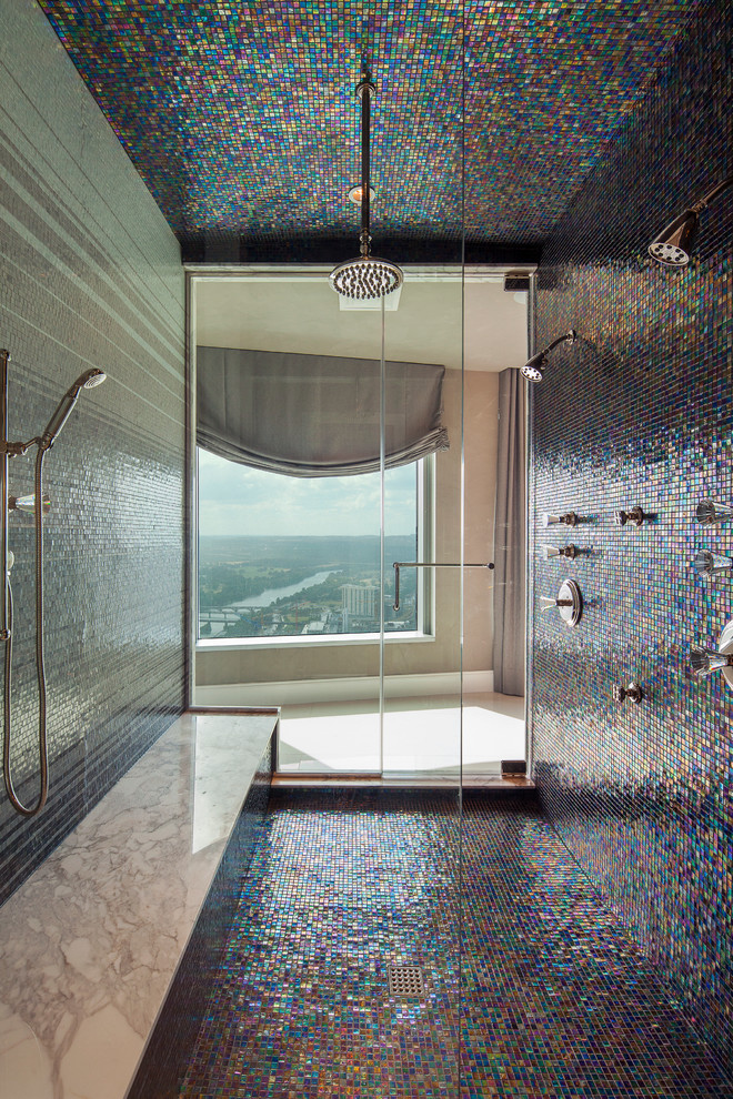 Idee per una grande stanza da bagno padronale eclettica con top in marmo, piastrelle multicolore, pavimento con piastrelle a mosaico e piastrelle a mosaico