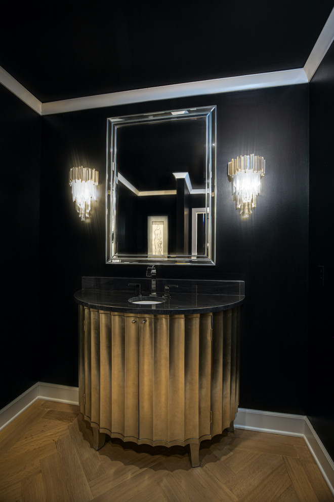 Idéer för att renovera ett vintage svart svart toalett, med svarta skåp och bänkskiva i kvartsit