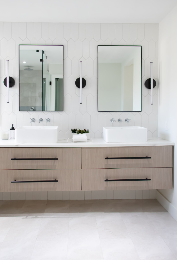 Imagen de cuarto de baño minimalista de tamaño medio