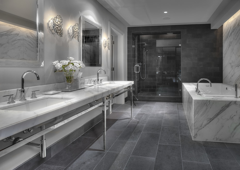 Пример оригинального дизайна: ванная комната в современном стиле с консольной раковиной
