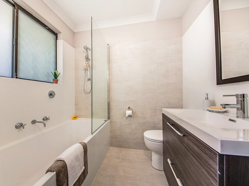 Example of a trendy bathroom design in Perth