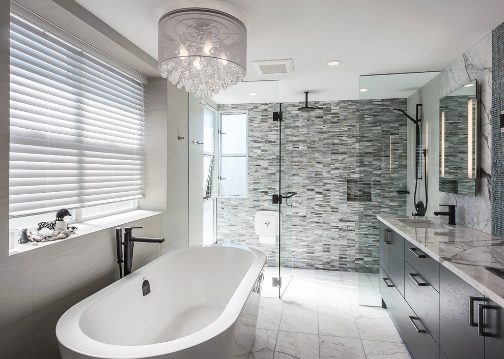 Contemporary Penthouse Apartment Bathroom Design Warm photo