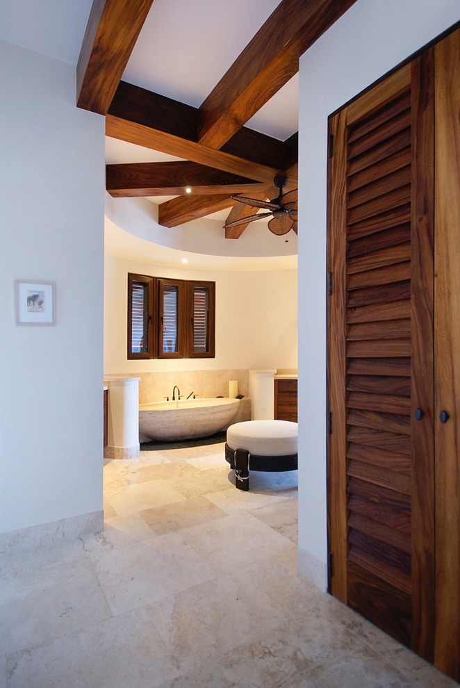 Inspiration for a world-inspired bathroom in Hawaii.