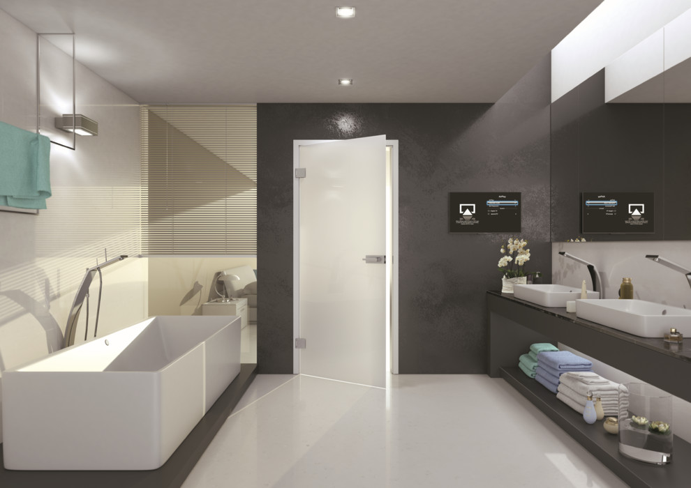 Großes Modernes Badezimmer En Suite mit freistehender Badewanne, brauner Wandfarbe, Aufsatzwaschbecken, Mineralwerkstoff-Waschtisch und weißem Boden in Sonstige