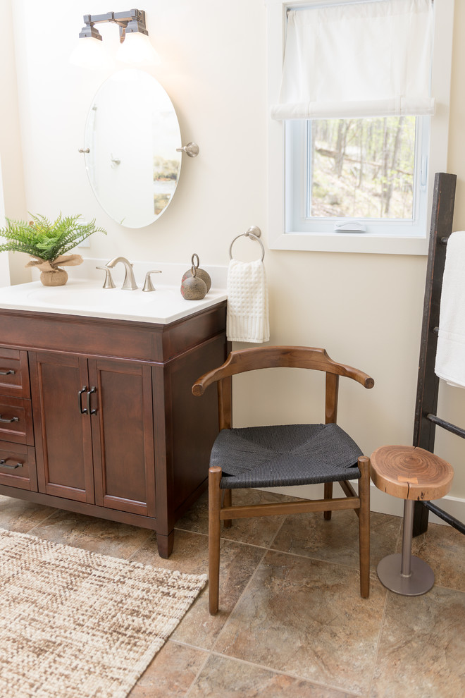 Inspiration for a coastal bathroom remodel in Ottawa