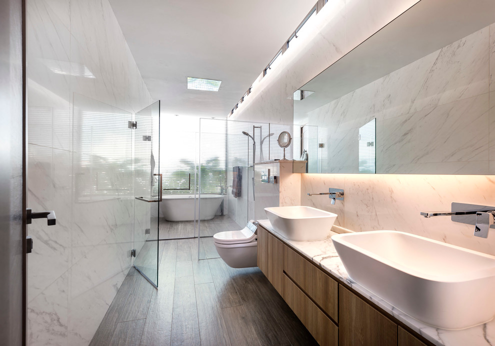 Ejemplo de cuarto de baño rectangular contemporáneo