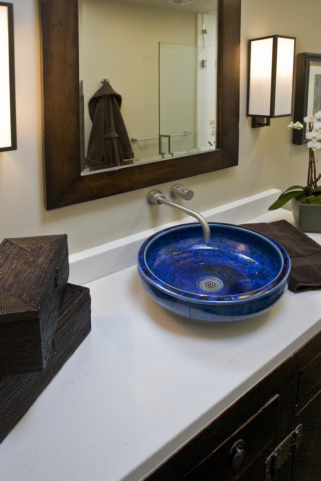 Inspiration for a traditional bathroom in Los Angeles with a vessel sink.