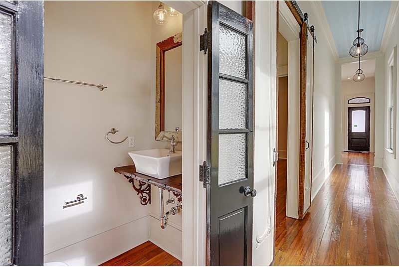 Inspiration for a rustic bathroom remodel in New Orleans