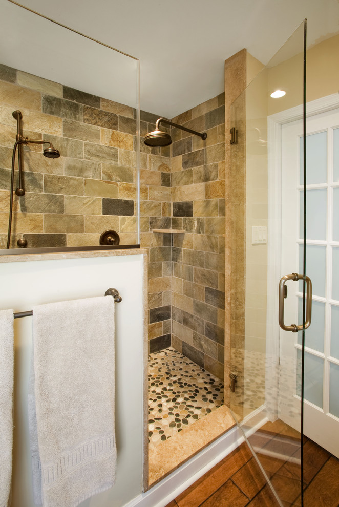 Источник вдохновения для домашнего уюта: ванная комната в классическом стиле с плиткой из сланца
