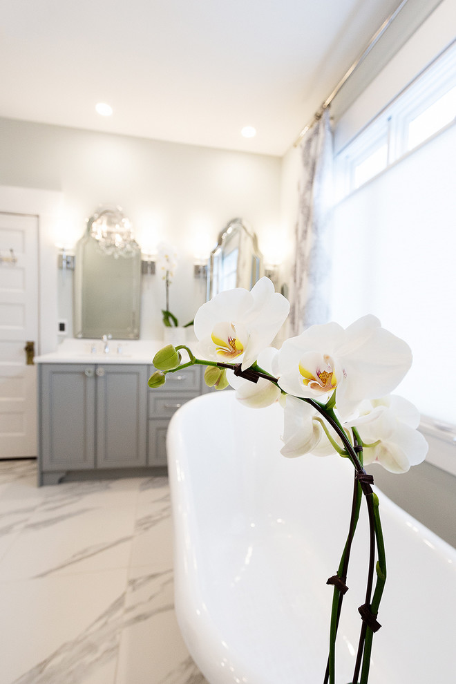 Regina Bathroom Renovation Moderne Salle de Bain Autres