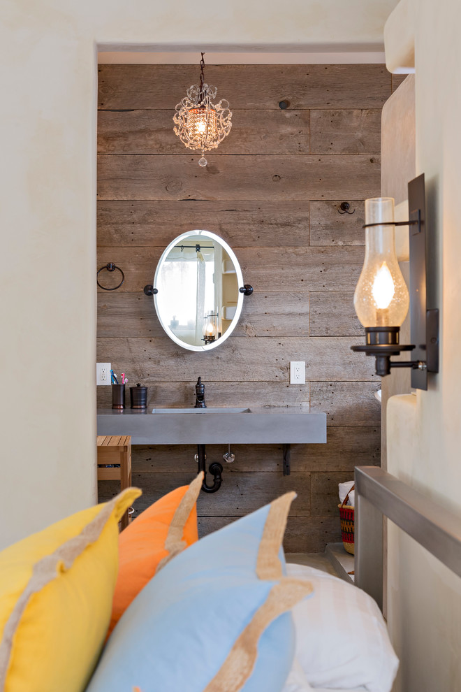 Idéer för mellanstora amerikanska grått en-suite badrum, med bruna väggar, ett undermonterad handfat, bänkskiva i betong och grått golv