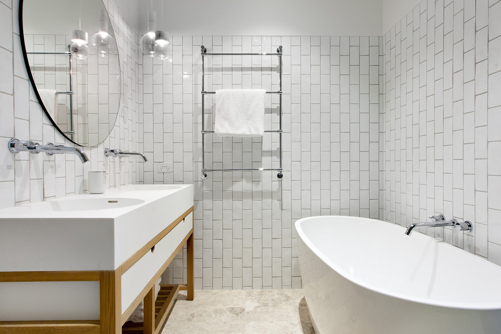 Design ideas for a scandinavian bathroom in Sunshine Coast.