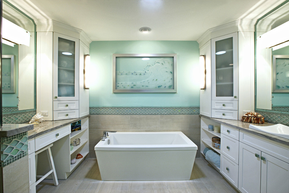 Imagen de cuarto de baño actual con bañera exenta