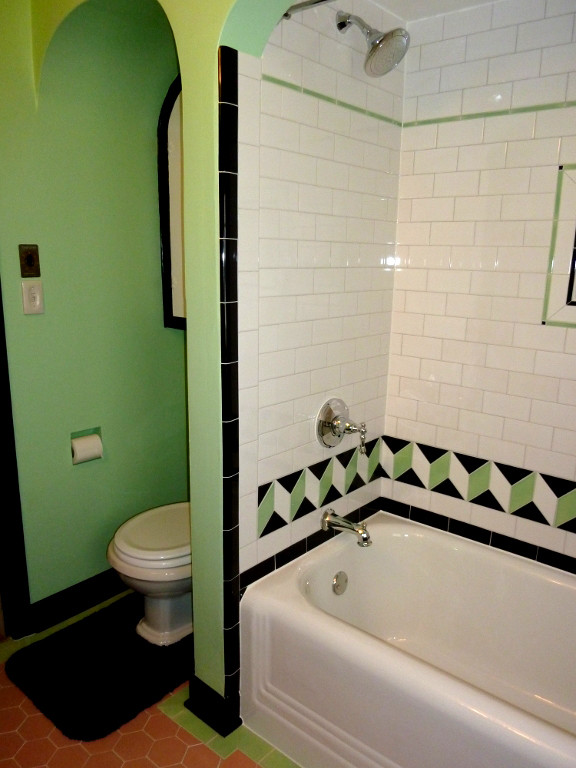 Bathroom - contemporary bathroom idea in Portland