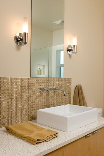 Example of a minimalist bathroom design in Seattle