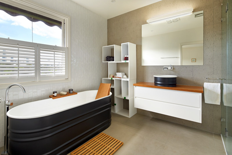 Photo of a medium sized contemporary bathroom in Melbourne.