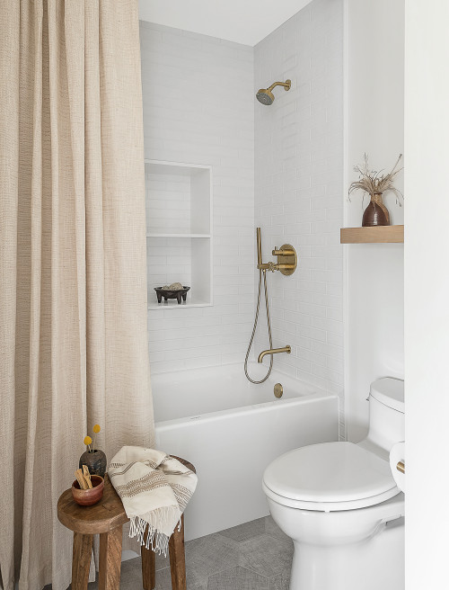 Farmhouse Shower Curtain Ideas; Farmhouse shower curtains are a great way to bring country life into your bathroom. Here are Farmhouse style shower curtains for your own bathroom!