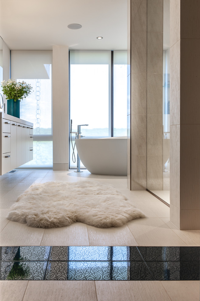 Freestanding bathtub - contemporary freestanding bathtub idea in Minneapolis