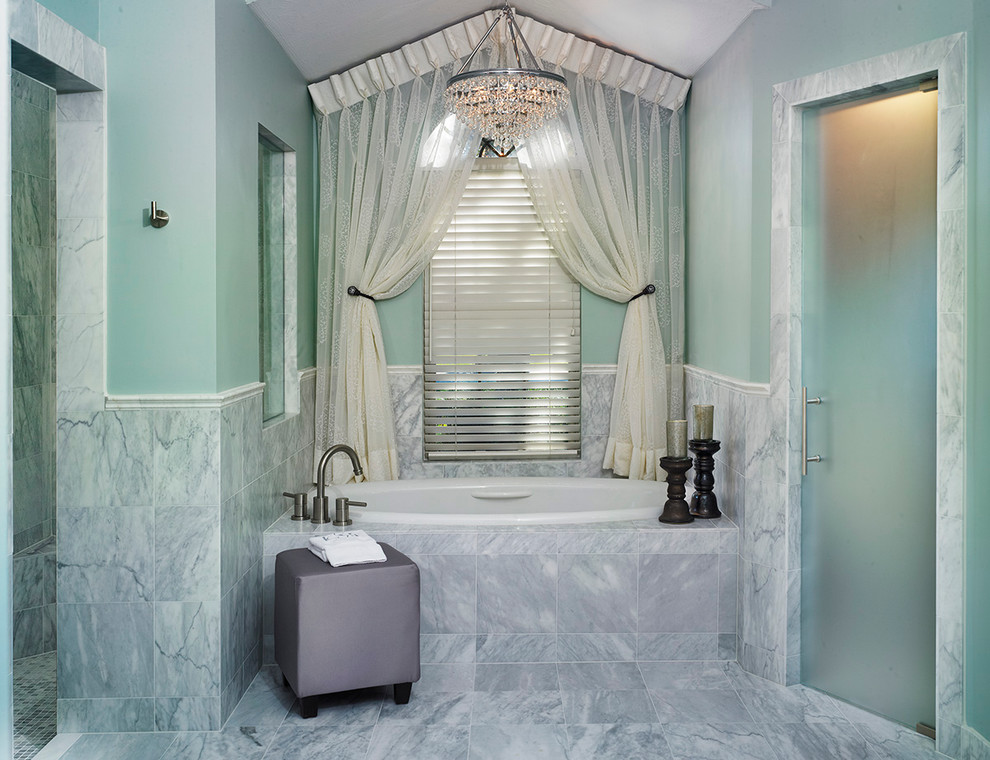 ジャクソンビルにあるトラディショナルスタイルのおしゃれな浴室の写真