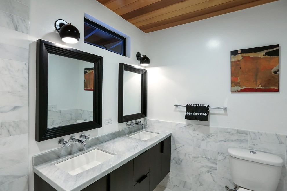 Example of a trendy bathroom design in Los Angeles