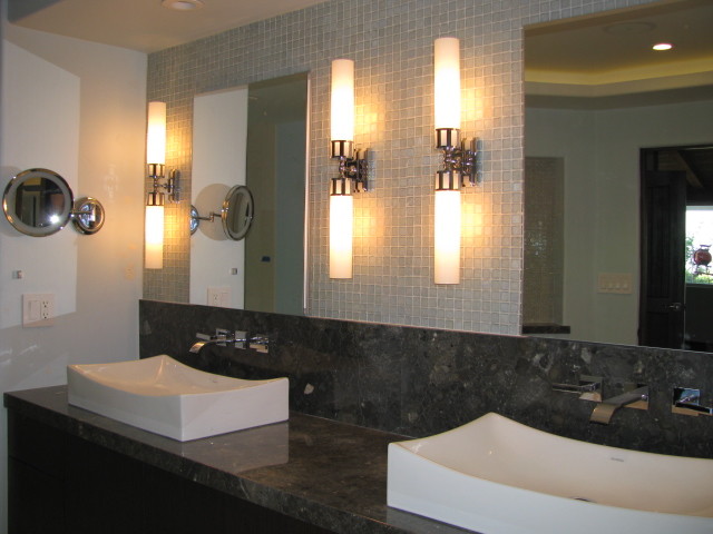 Bathroom - contemporary bathroom idea in Los Angeles