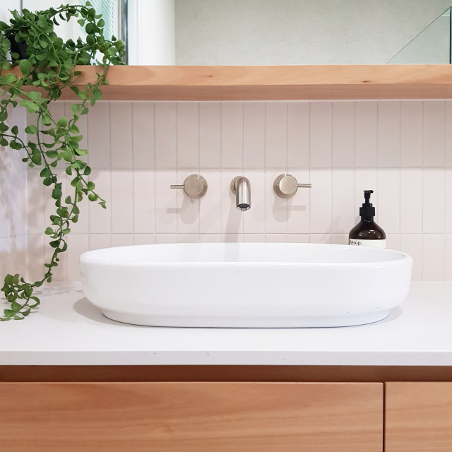 Rosanna Project Modern Bathroom Melbourne by Blackburn