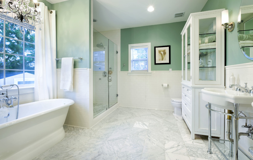 Example of a classic bathroom design in Austin