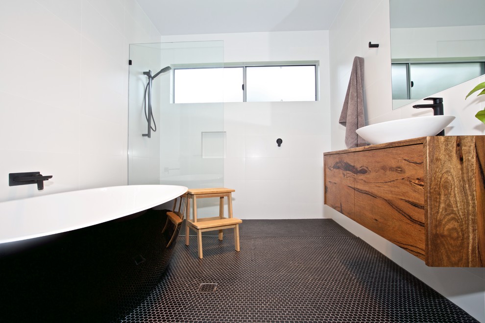 Rosemount Modern Bathroom Sunshine Coast by Coolum Tile and