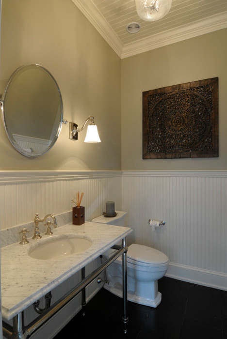 Свежая идея для дизайна: ванная комната в стиле неоклассика (современная классика) с мраморной столешницей, зелеными стенами и полом из сланца - отличное фото интерьера