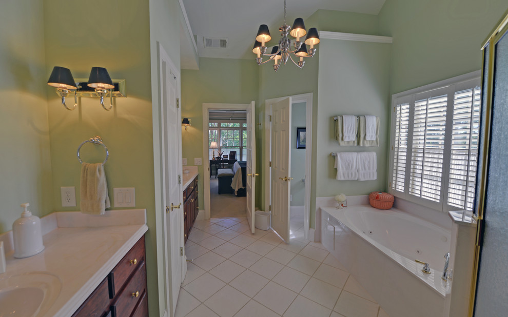 Royal Lakes Golf And Country Club Estate Homes Traditional Bathroom