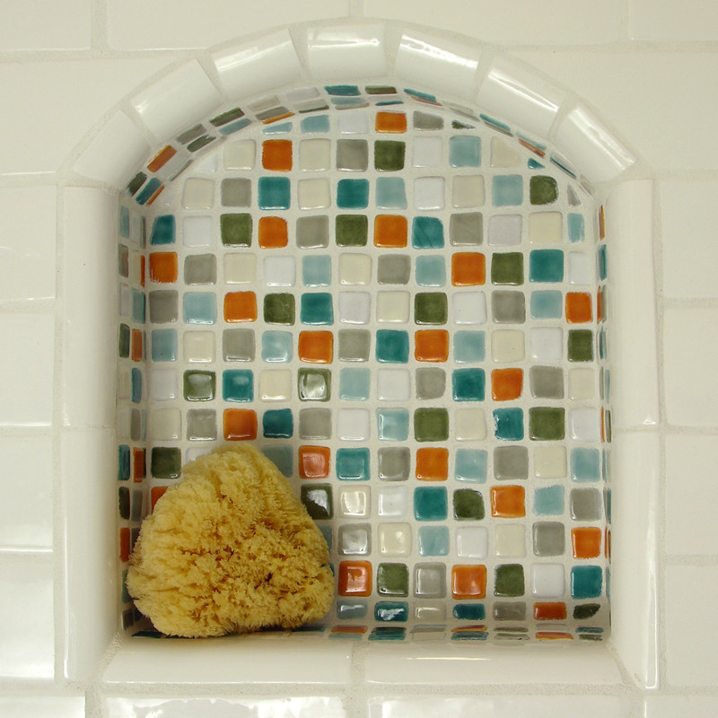 Imagen de cuarto de baño principal rústico pequeño con baldosas y/o azulejos multicolor y baldosas y/o azulejos en mosaico