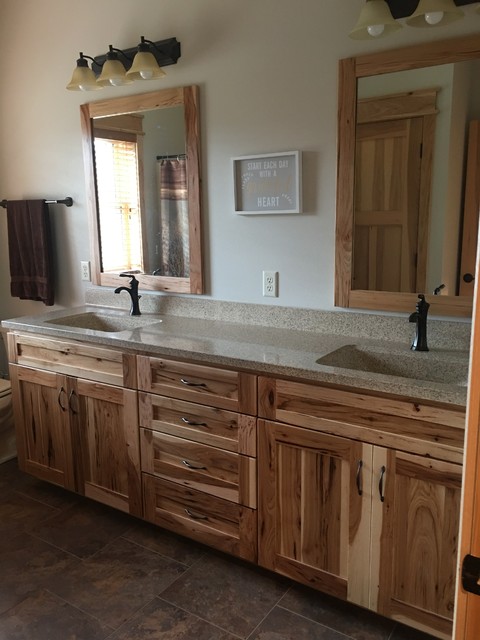 Rustic Hickory Vanity - Rustic - Bathroom - Other - by Beyer Cabinets |  Houzz IE