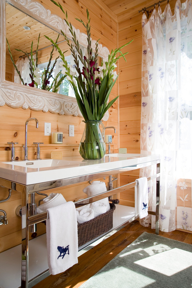 Foto di una stanza da bagno stile rurale con lavabo integrato