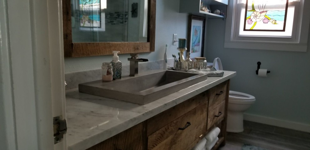 Foto di una piccola stanza da bagno con doccia rustica