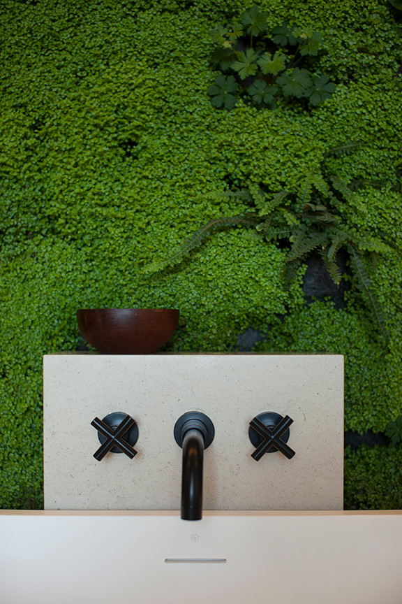 Photo of a contemporary bathroom in San Francisco.