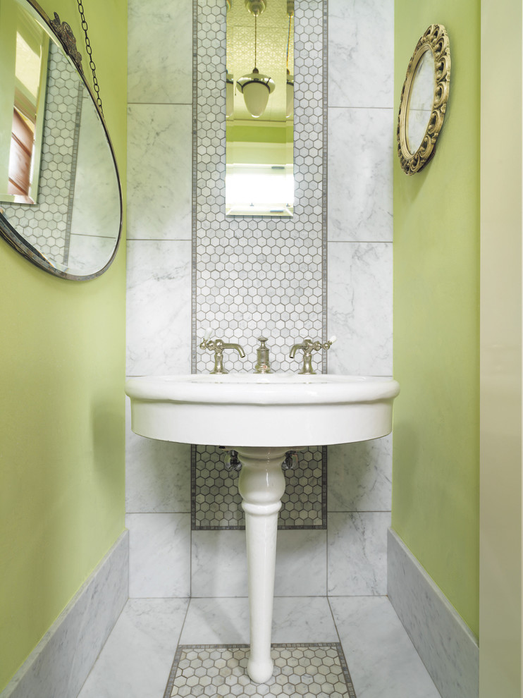 Imagen de cuarto de baño rectangular actual con lavabo con pedestal