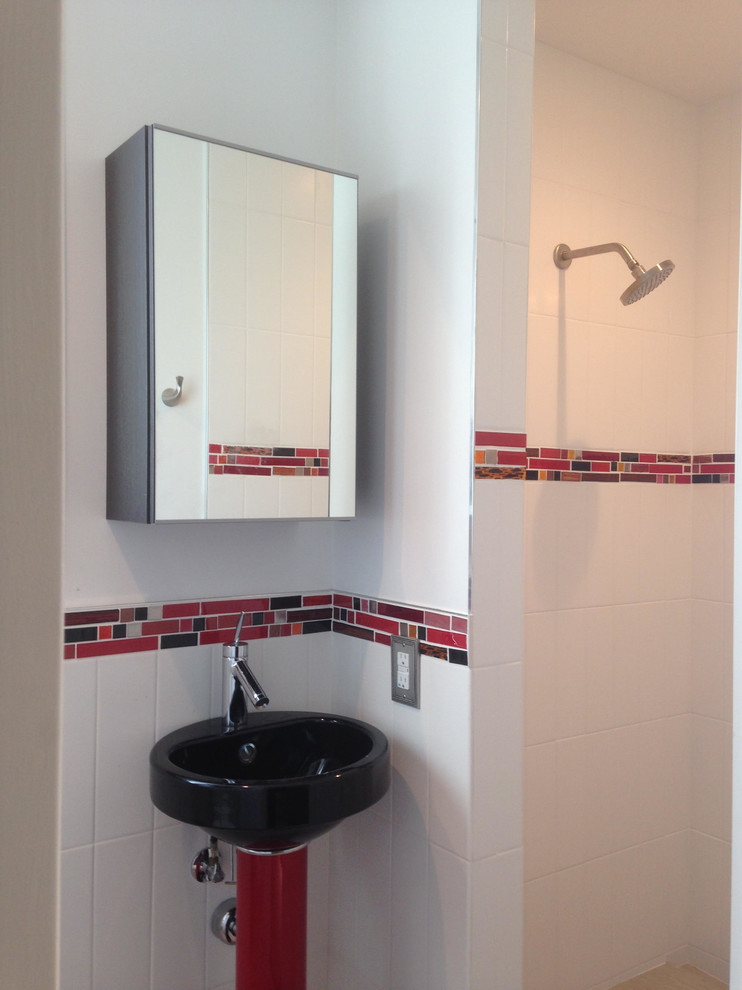 Inspiration for a mid-sized craftsman kids' red tile and glass tile bathroom remodel in San Francisco with a pedestal sink and white walls
