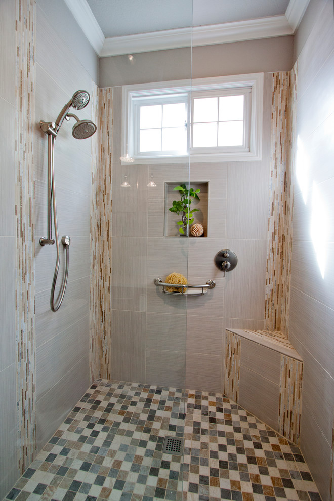Foto di una stanza da bagno con doccia contemporanea di medie dimensioni con ante lisce