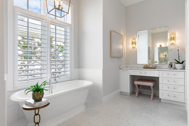 Sandpiper - Resort - Bathroom - Tampa - by Melissa DeMore Designs | Houzz