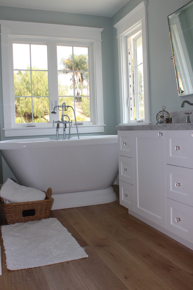 Santa Clarita, addition and renovation Traditional Bathroom Los