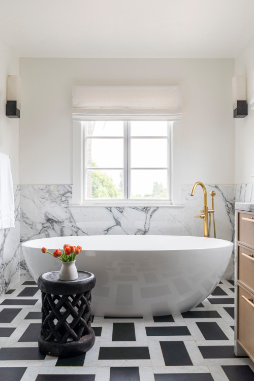 Mediterranean Opulence: Marble Wall Tiles in a Gray White Bathroom Retreat
