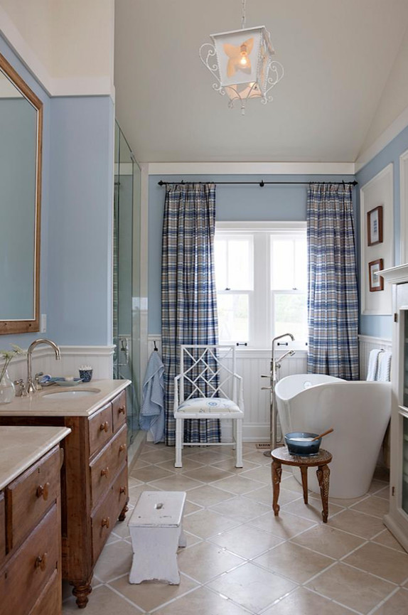 Example of a cottage chic bathroom design in Toronto