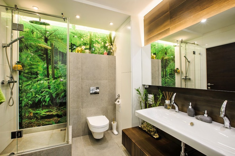 Идея дизайна: маленькая главная ванная комната в стиле модернизм с стеклянными фасадами, белыми фасадами, накладной ванной, угловым душем, инсталляцией, серой плиткой, белыми стенами и раковиной с несколькими смесителями для на участке и в саду