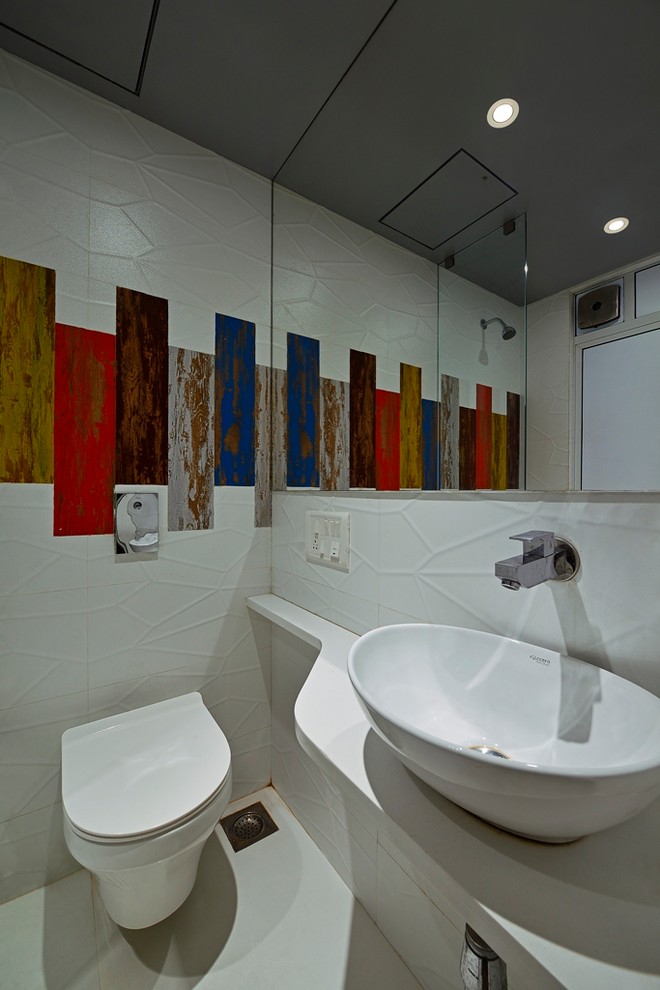 Example of a trendy bathroom design in Mumbai