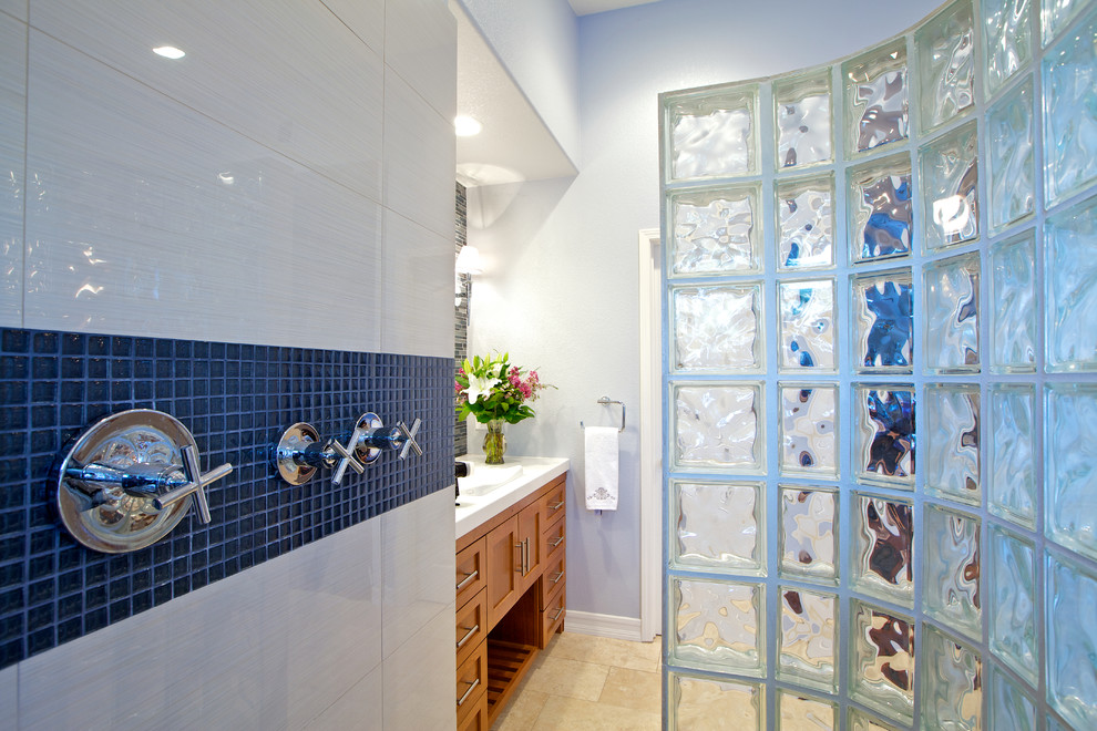 Diseño de cuarto de baño clásico con baldosas y/o azulejos multicolor