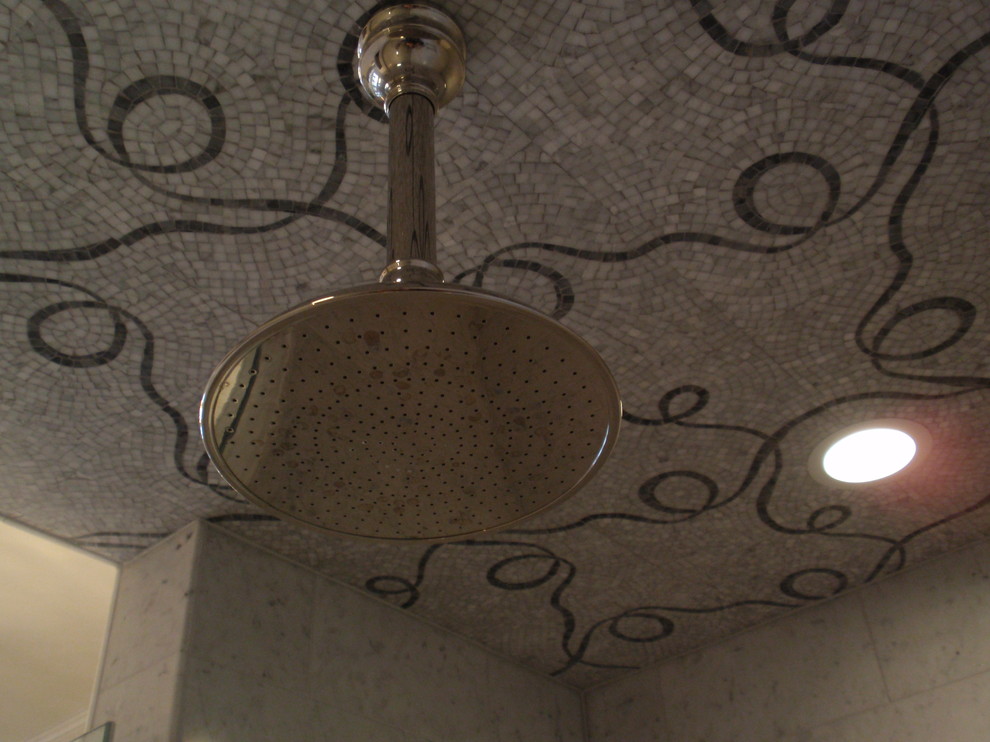 ミルウォーキーにあるエクレクティックスタイルのおしゃれな浴室の写真