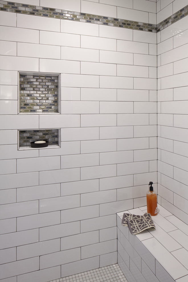 Example of a mid-sized mid-century modern master bathroom design in Portland